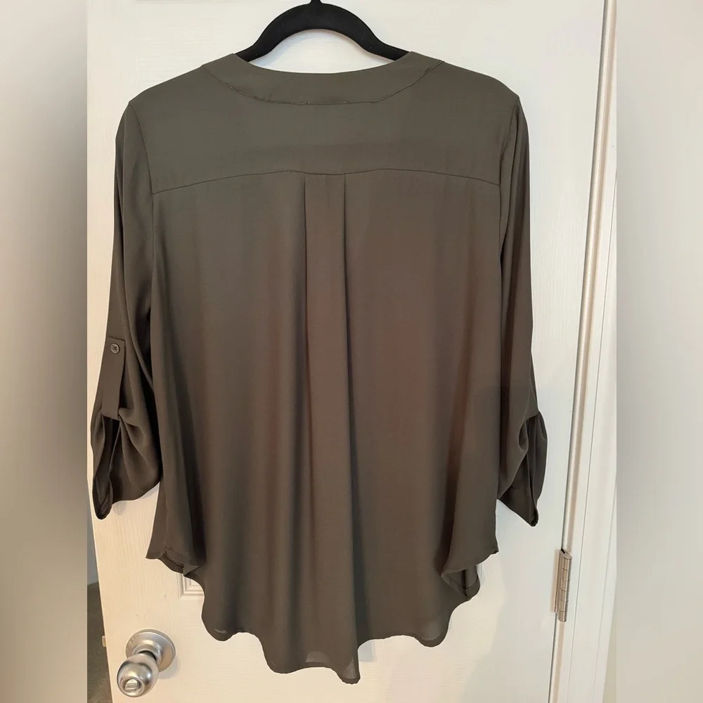 Lush Blouse - Picture 3 of 3